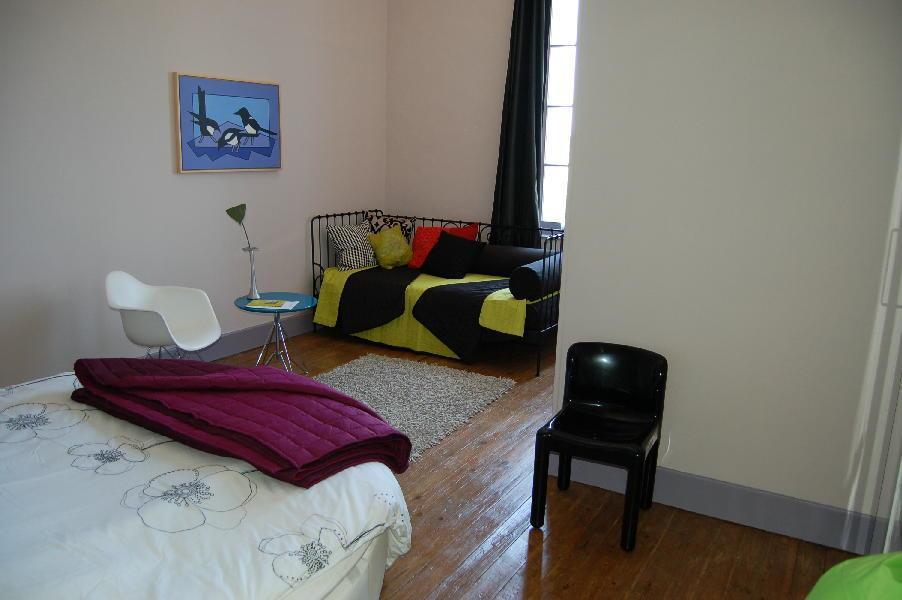 La Vieille Ecole Bed and Breakfast Bourgougnague Rum bild
