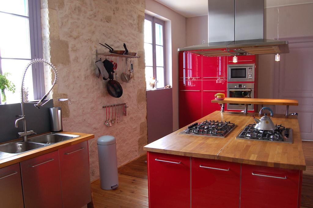 La Vieille Ecole Bed and Breakfast Bourgougnague Exteriör bild